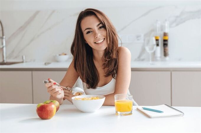 Breakfast helps to lose weight