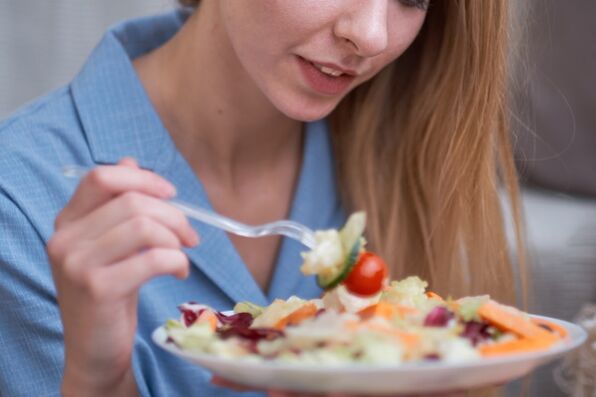 The woman changed her lifestyle and lost weight thanks to the Mediterranean diet